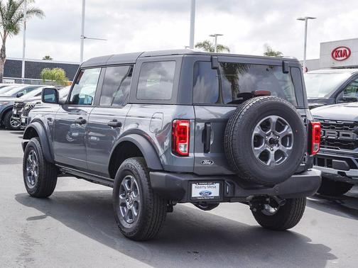 Gray Metallic 2026 Ford Bronco Big Bend