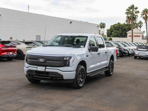 2025 Ford F-150 Lightning XLT