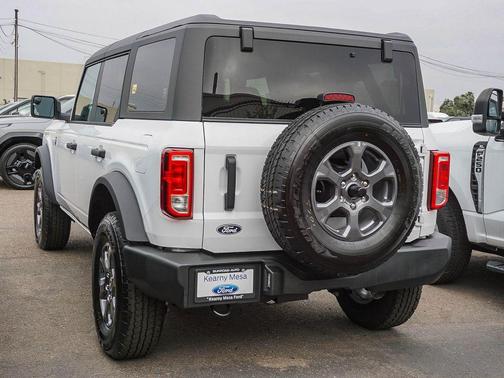 Oxford White 2026 Ford Bronco Big Bend
