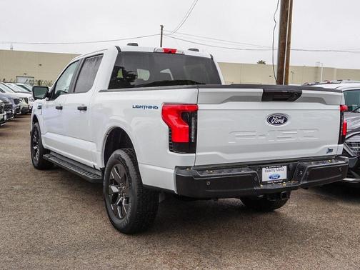 2024 Ford F-150 Lightning Pro