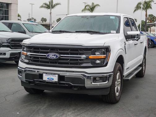 Oxford White 2025 Ford F-150 XLT