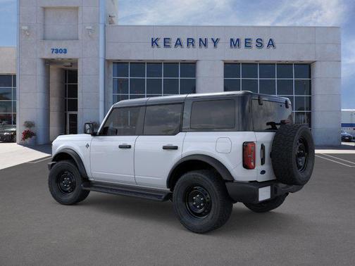 Oxford White 2026 Ford Bronco Outer Banks