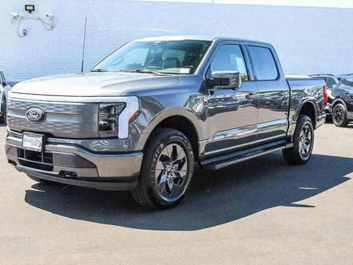 2025 Ford F-150 Lightning LARIAT