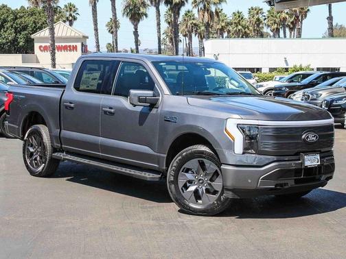2025 Ford F-150 Lightning LARIAT