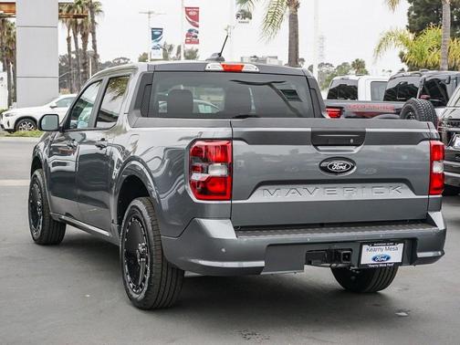 2025 Ford Maverick Lobo Standard