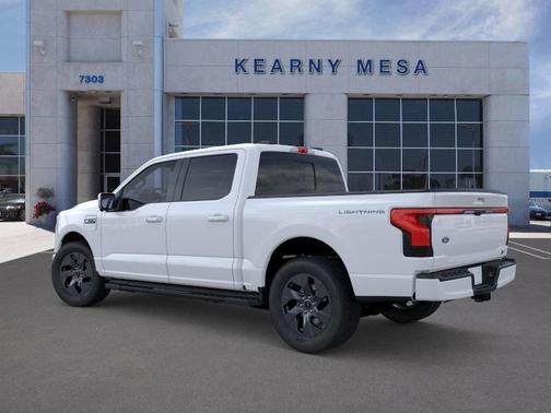 2025 Ford F-150 Lightning LARIAT