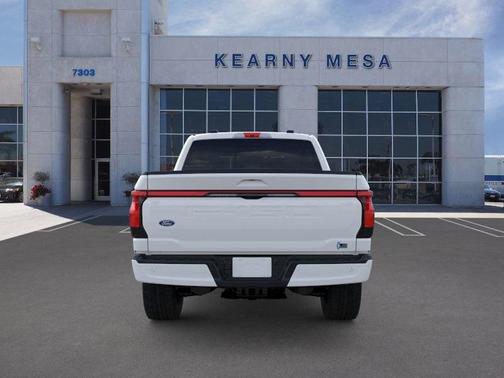 2025 Ford F-150 Lightning LARIAT