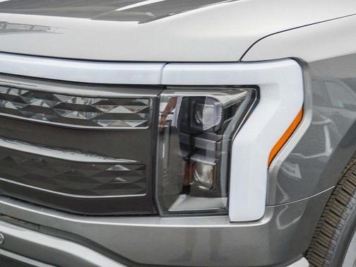 2025 Ford F-150 Lightning Platinum