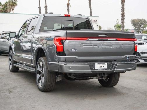 2025 Ford F-150 Lightning Platinum