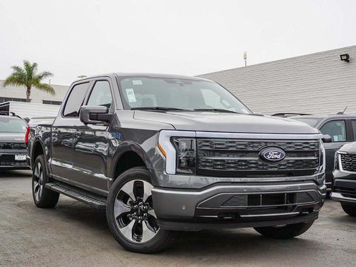 2025 Ford F-150 Lightning Platinum
