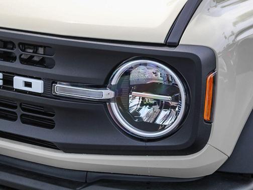 Desert Sand 2026 Ford Bronco Base