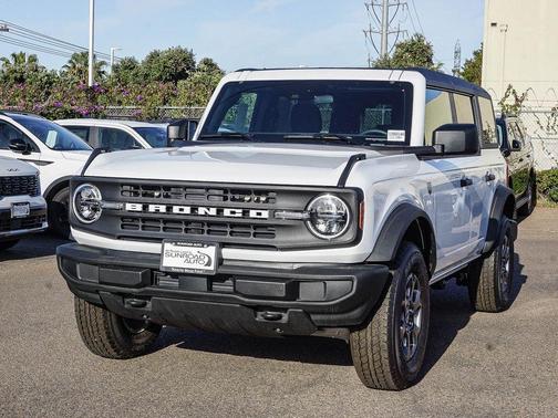 Oxford White 2026 Ford Bronco Big Bend