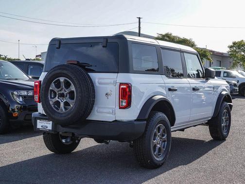 Oxford White 2026 Ford Bronco Big Bend
