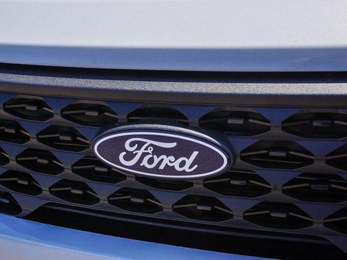 White Metallic 2025 Ford Maverick XLT