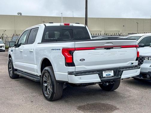 2025 Ford F-150 Lightning LARIAT