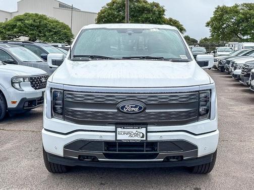 2025 Ford F-150 Lightning LARIAT