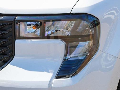 Oxford White 2025 Ford Maverick XLT