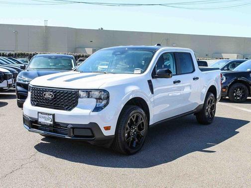 Oxford White 2025 Ford Maverick XLT