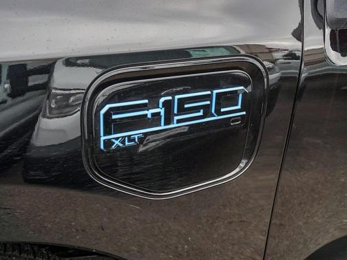2025 Ford F-150 Lightning XLT