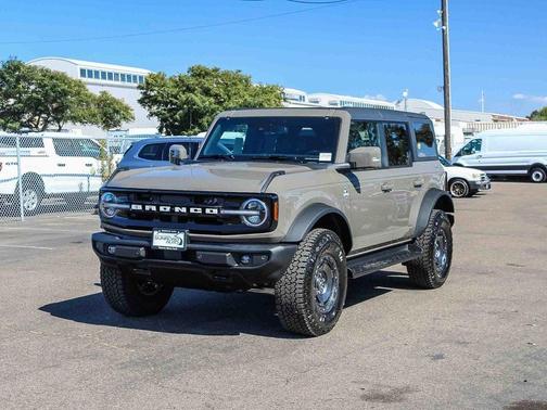 2025 Ford Bronco Outer Banks