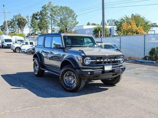 2025 Ford Bronco Outer Banks