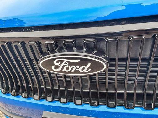 2025 Ford Maverick Lobo Standard