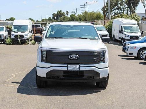 2025 Ford F-150 Lightning Flash