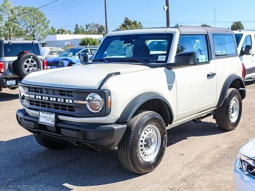 2025 Ford Bronco Base