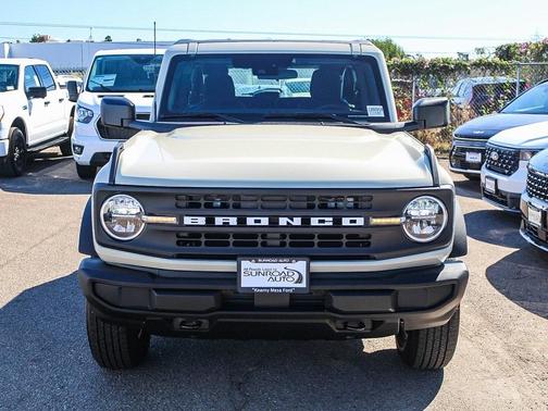 2025 Ford Bronco Base