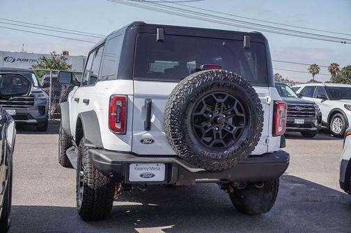 Oxford White 2026 Ford Bronco Badlands