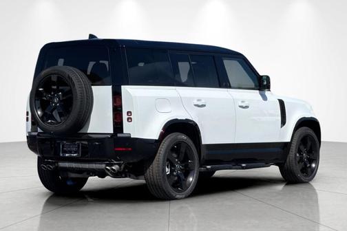 2025 Land Rover Defender P500 X-Dynamic SE