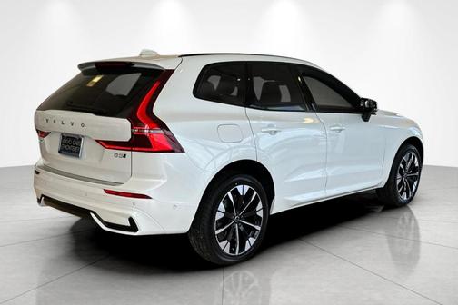 2026 Volvo XC60 B5 Plus