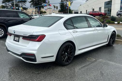 2022 BMW 750 i xDrive