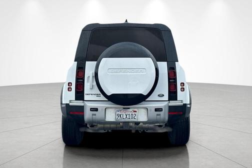 2023 Land Rover Defender 110 SE