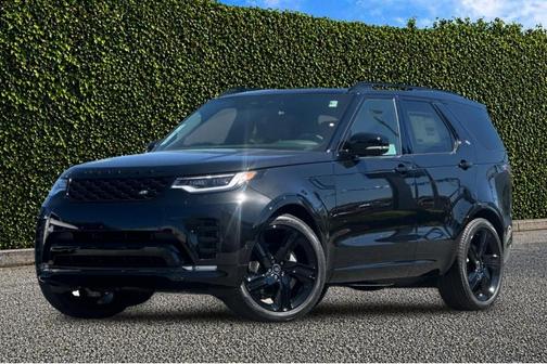 Santorini Black 2026 Land Rover Discovery Dynamic SE