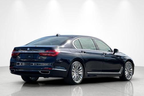2018 BMW 750 i