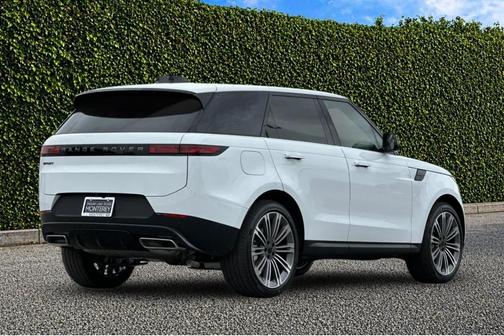 Fuji White 2026 Land Rover Range Rover Sport P360 SE