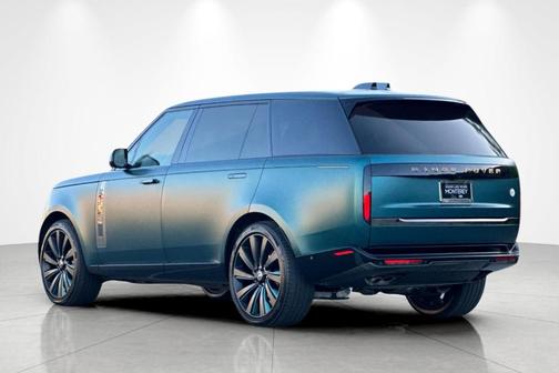 2025 Land Rover Range Rover P615 SV