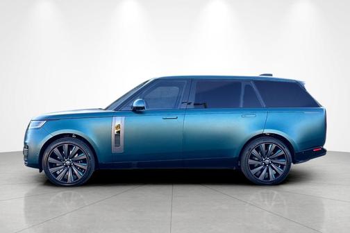 2025 Land Rover Range Rover P615 SV