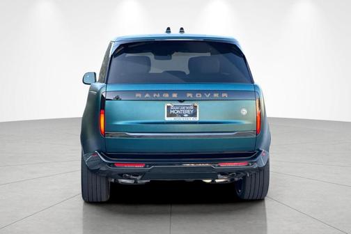 2025 Land Rover Range Rover P615 SV