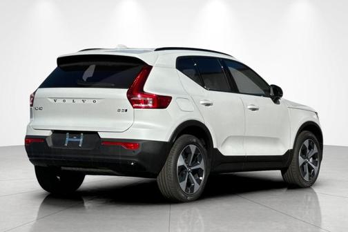 2026 Volvo XC40 B5 Plus