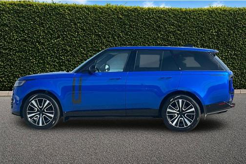 Velocity Blue In Gloss Finish 2026 Land Rover Range Rover P400 SE