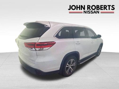 2019 Toyota Highlander LE I4