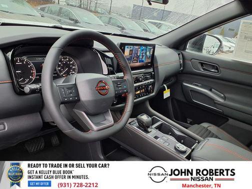 Everest White Pearl/Black 2026 Nissan Pathfinder Rock Creek