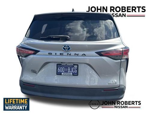 2021 Toyota Sienna LE
