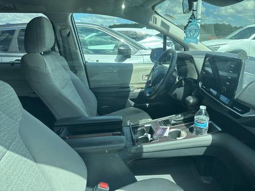 2021 Toyota Sienna LE