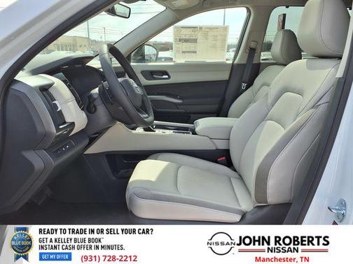 Everest White Pearl Tricoat 2026 Nissan Pathfinder SL