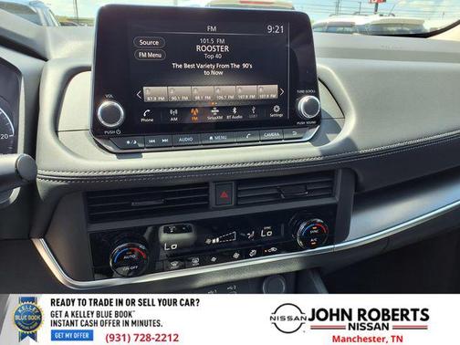 Everest White Pearl Tricoat 2026 Nissan Rogue SV