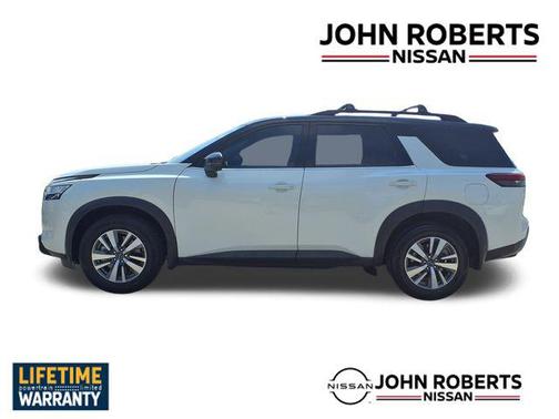 2022 Nissan Pathfinder SL
