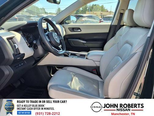 2024 Nissan Pathfinder SL